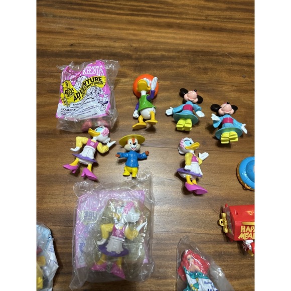 Lot Of  1994 McDonald's Happy Birthday Happy Meal Toys Chip Daisy Disney - Picture 4 of 5